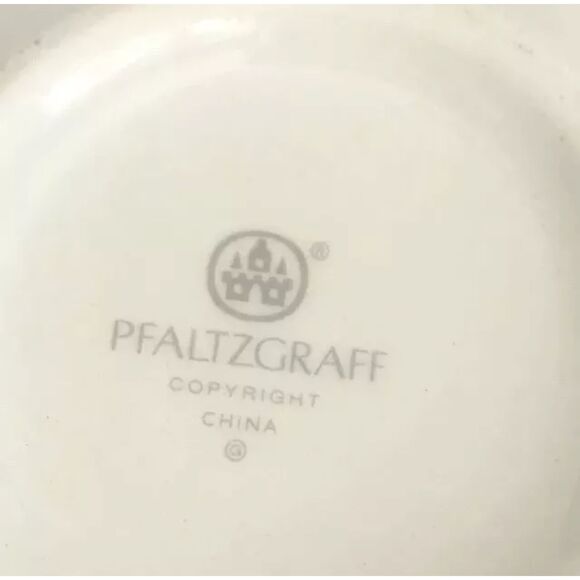 Set of 8 Pfaltzgraff Polar Bear Mugs 14 oz Ice Skating Bear With Hat - Picture 8 of 9